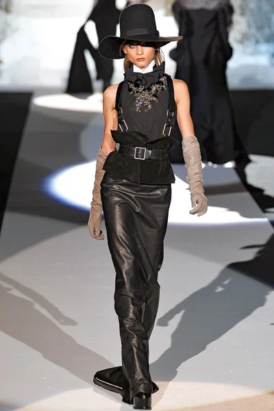 Look 27